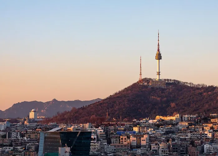 Modern 2br In Haebangchon, Near Itaewon, *
