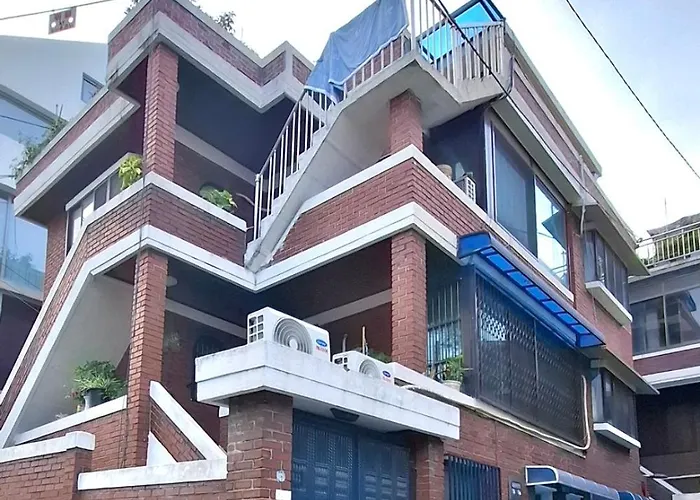 Modern 2br In Haebangchon, Near Itaewon, *